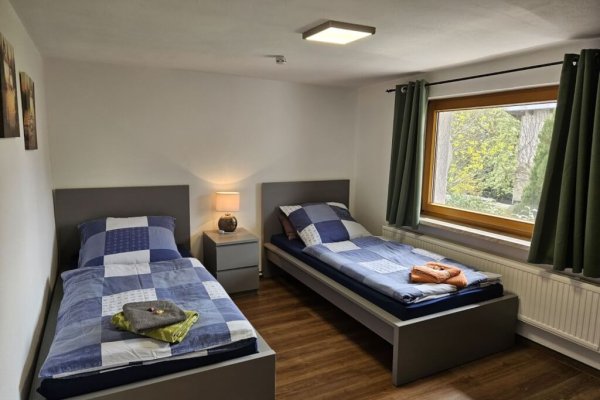 Schlafzimmer 2