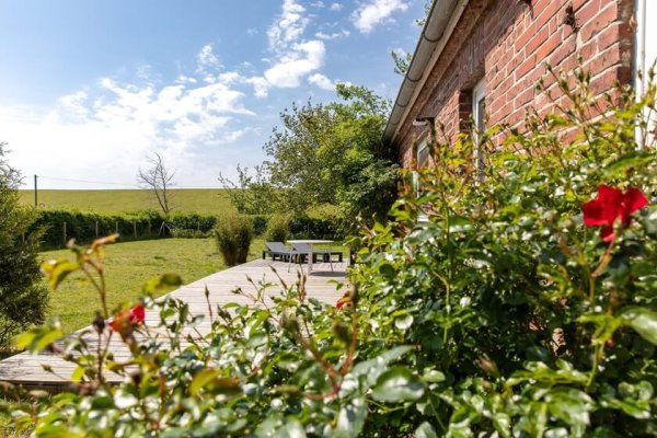 ferienhaus-deichkate-garten(1)