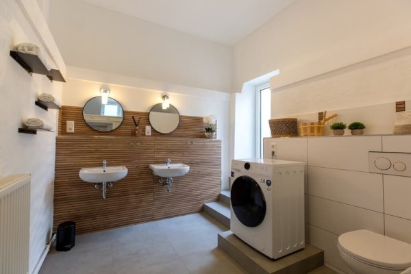 ferienhaus-gaestekate-badezimmer-saunaterrasse