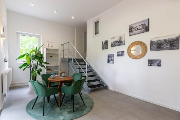 ferienhaus-gaestekate-wohnbereich-vorderer-terrasseneingang(1)